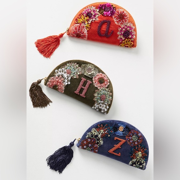 New Anthropologie Monogram Crescent Pouch!!🔥🔥🔥 - Picture 5 of 15